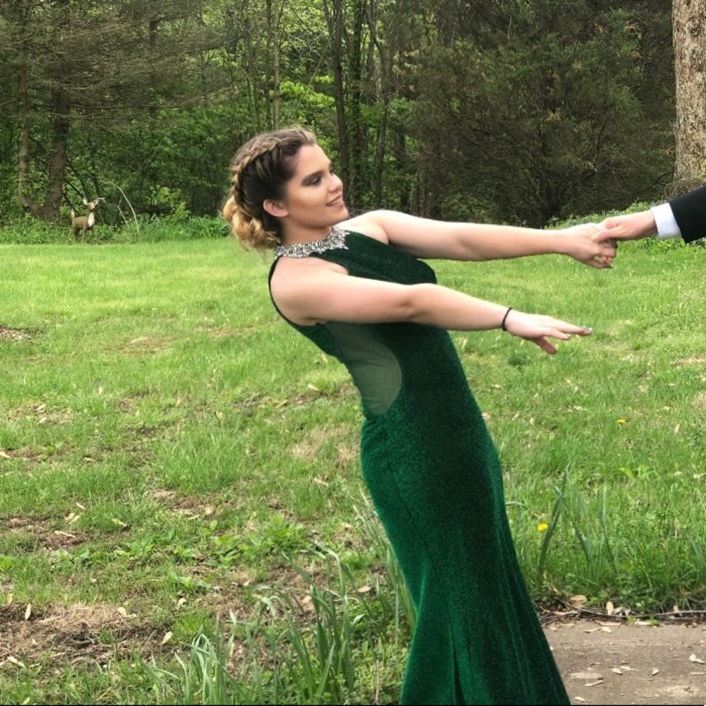 Prom dress - Picture 2 of 5